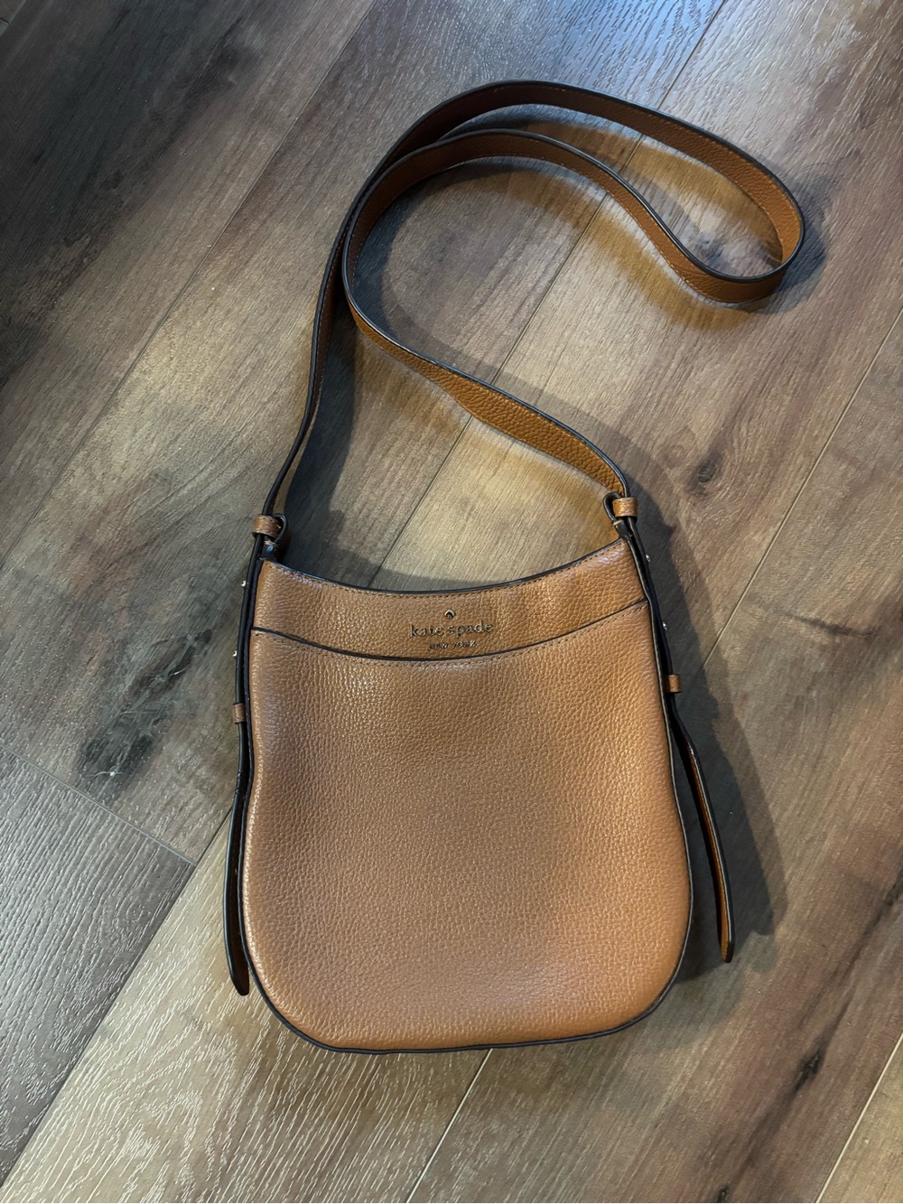 Kate Spade Leila Pebbled Leather North–South Crossbody K7306
